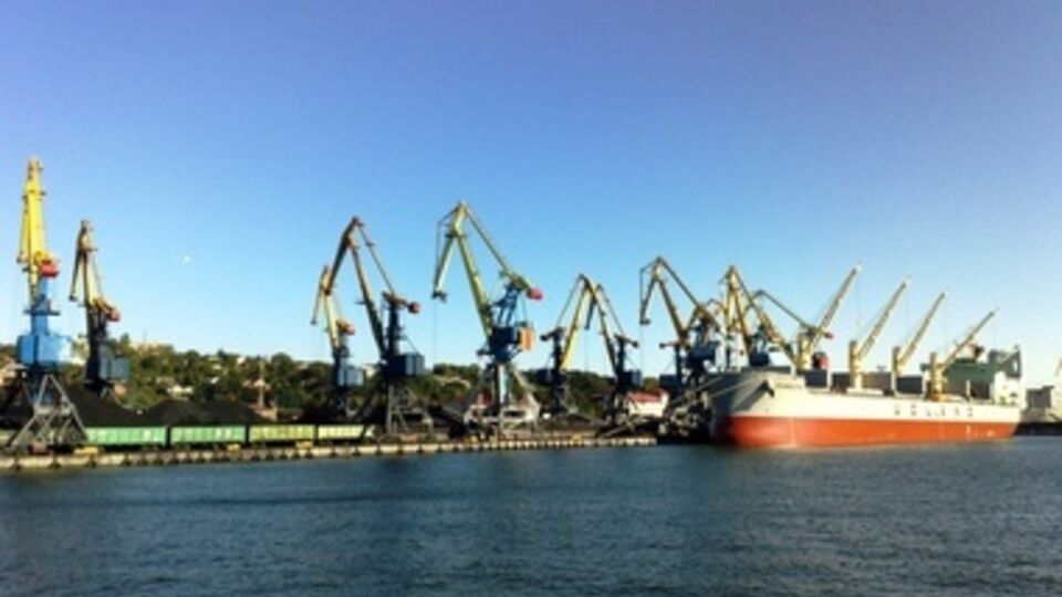 Работники порта могут взять оплачиваемый отпуск или отпуск без содержания, чтобы уехать из Мариуполя