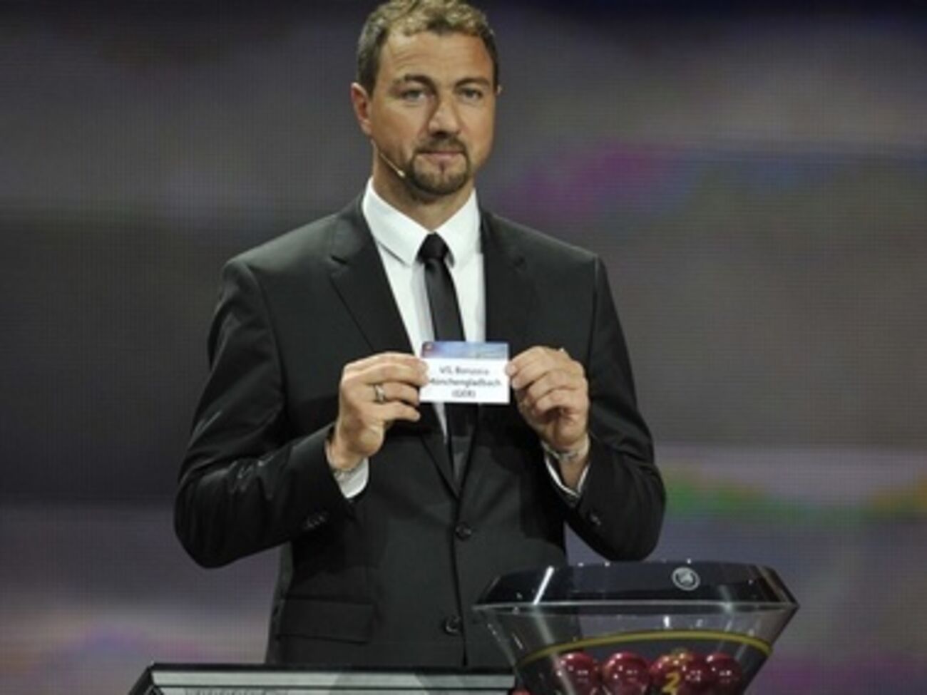 Польский футболист Ежи Дудек проводил жеребьевку