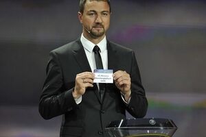 Польский футболист Ежи Дудек проводил жеребьевку