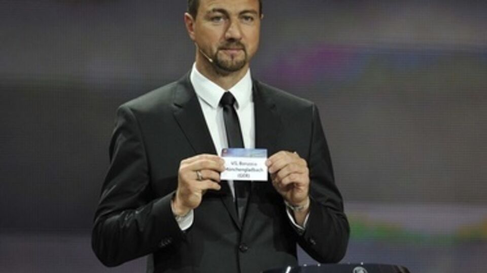 Польский футболист Ежи Дудек проводил жеребьевку