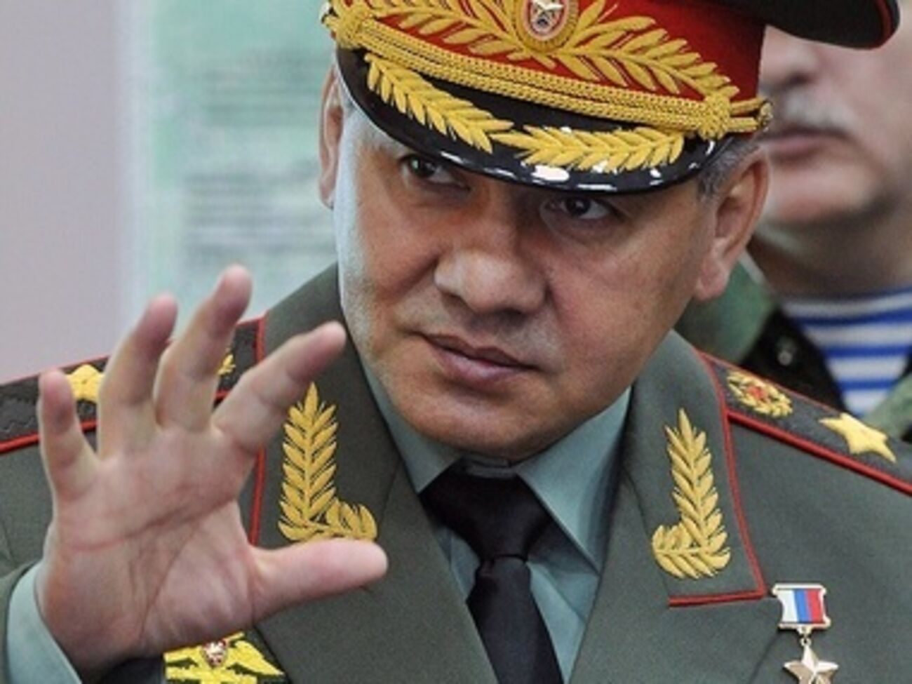 Шойгу прилетел в Словакию как гражданский, а улететь хотел, как военный