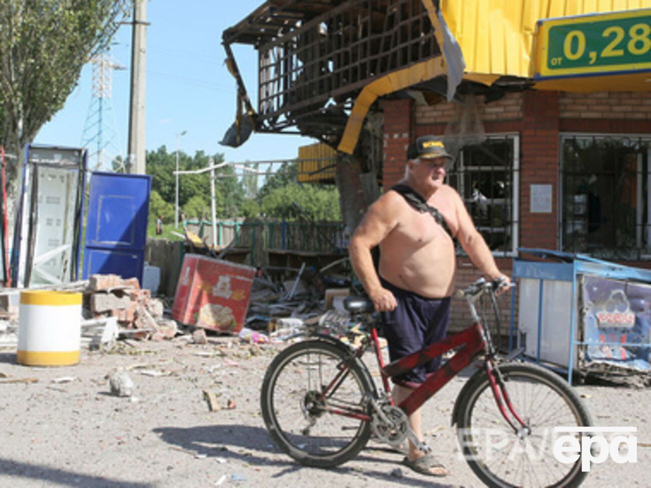 Часть магазинов в Донецке перестали работать