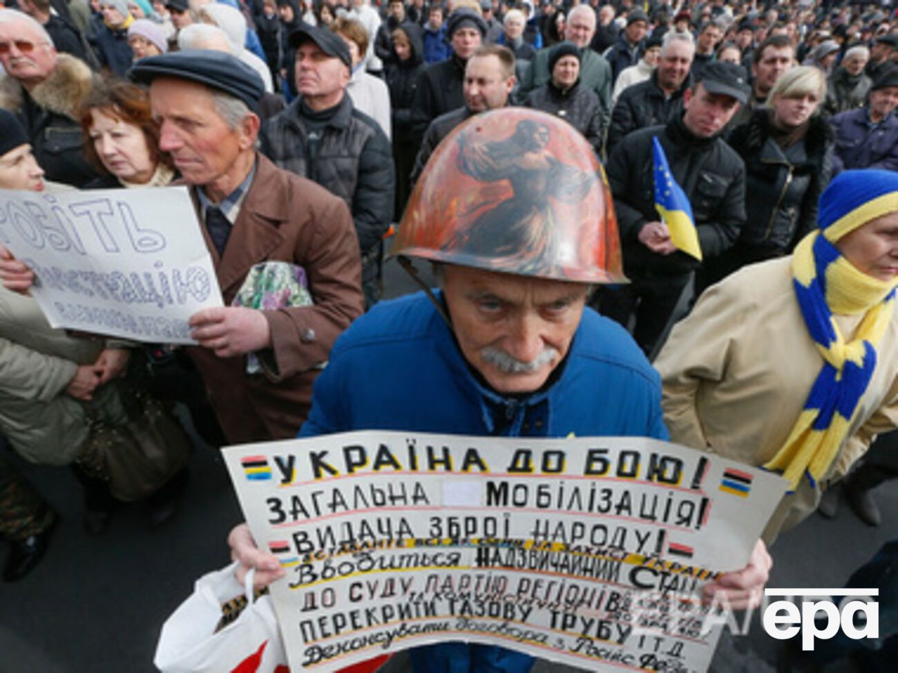 Выставку шлемов покажут в разных городах Украины