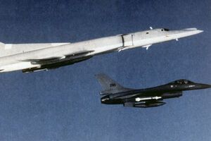 Российские самолеты перемещаются без плана полета и не отвечают на запросы гражданских служб