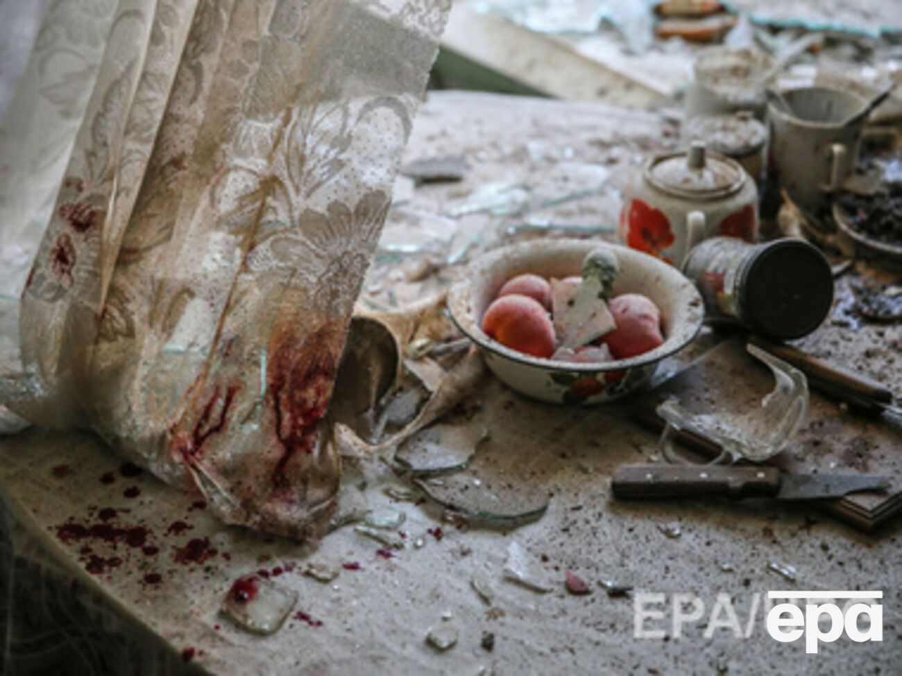 Множество домов в Донецке разрушено в результате обстрелов