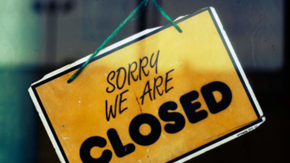 Рестораны вынуждены закрываться из-за прекращения потока клиентов