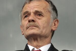 В "российском" Крыму не хотят "читать" Джемилева