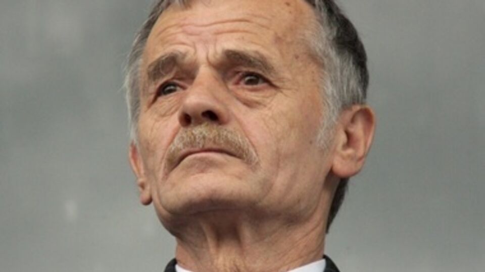 В "российском" Крыму не хотят "читать" Джемилева