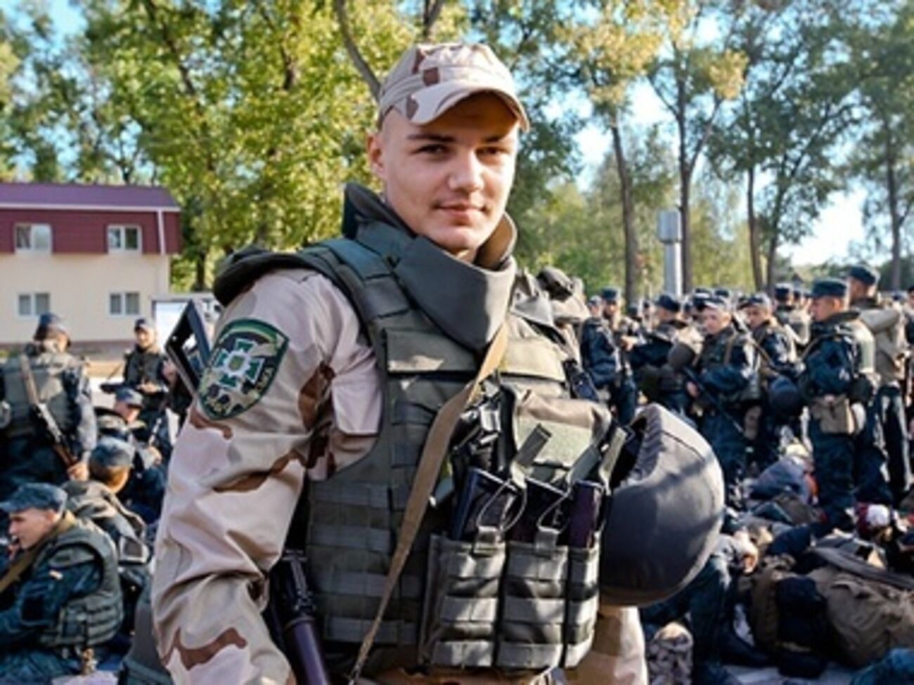 Боксер Артем Усик вместе со своей бригадой находится под обстрелами "Градов"