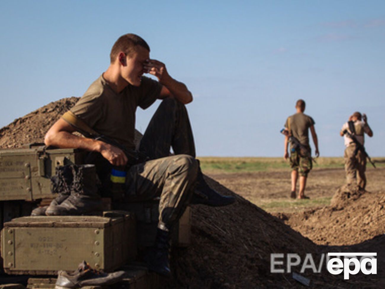 Солдаты помогли выйти из зоны АТО беженцам