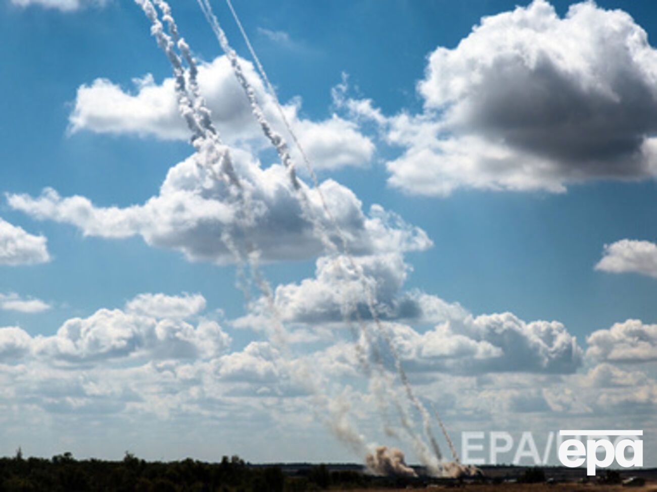 Самого самолета не было видно