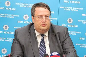 Геращенко обещает устроить в Славянский РОВД всех патриотов