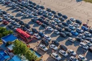 Очередь на переправе растет