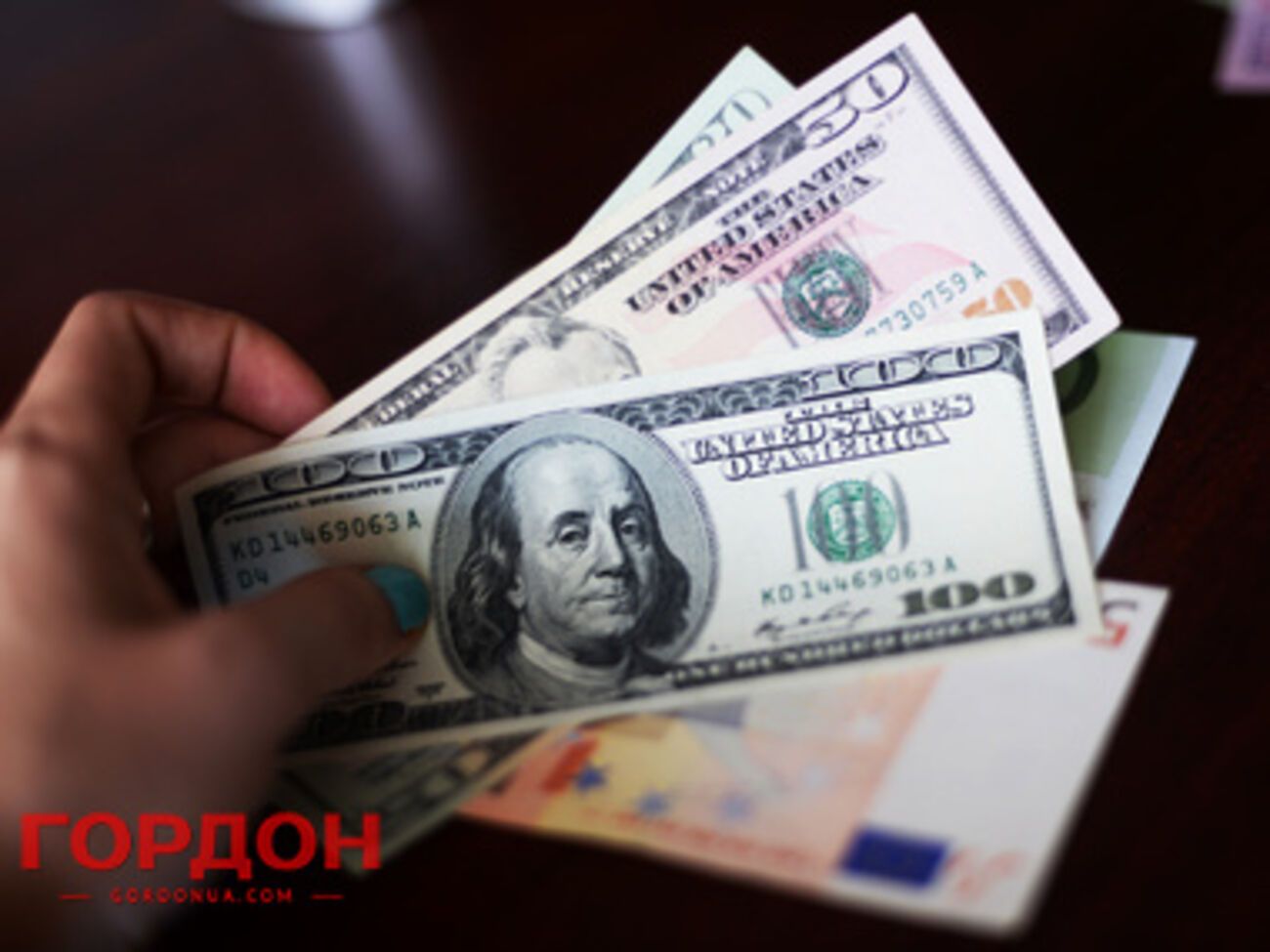 Доллар усиливает свои позиции