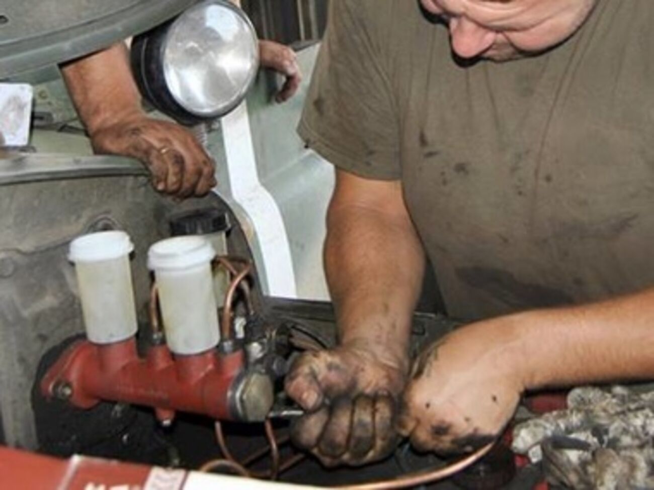 Ремонтники занимаются поломками любой сложности