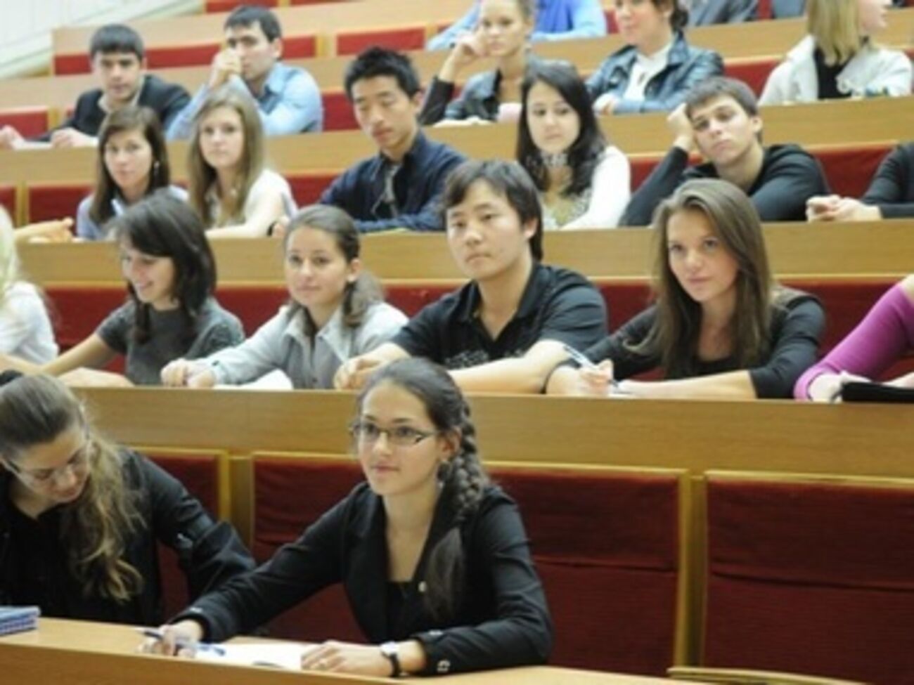 Некоторые иностранные студенты не сдали итоговые экзамены из-за вынужденного сокращения семестра в зоне АТО