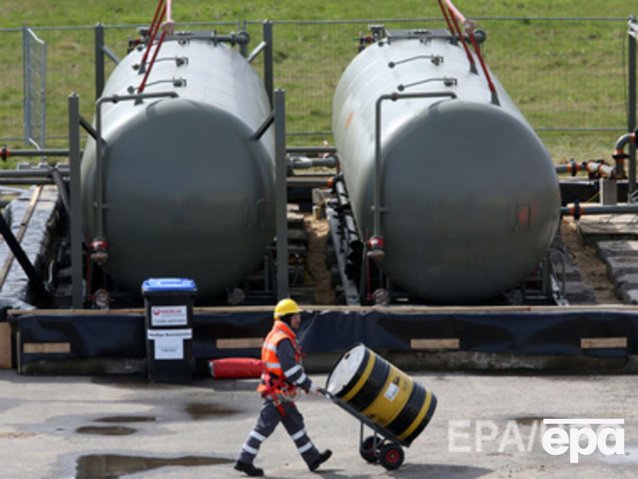 Российский депутат потребовал остановить поставки нефти Минску