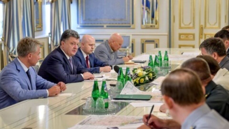 Повестку дня пресс-служба Петра Порошенко не уточнила