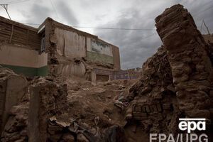 В результате землетрясения число жертв достигло 381, разрушены здания