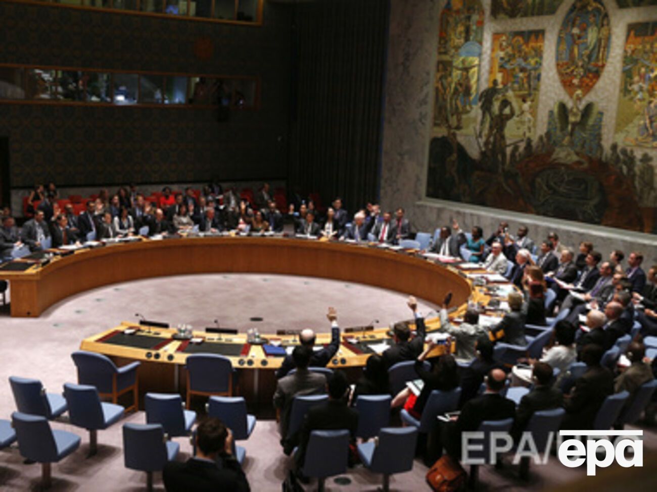 "Мы призываем украинские власти принять временные исключения для упрощения импорта медикаментов", --- заявил Джон Гинг