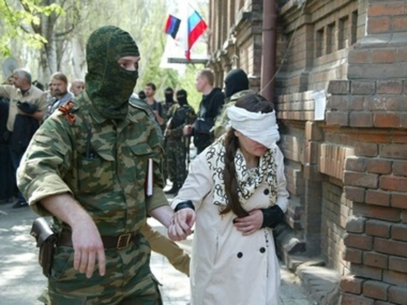 Ирма Крат сама завязывала себе глаза, чтобы не видеть боевиков