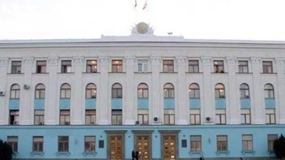 Крымских чиновников будут проверять