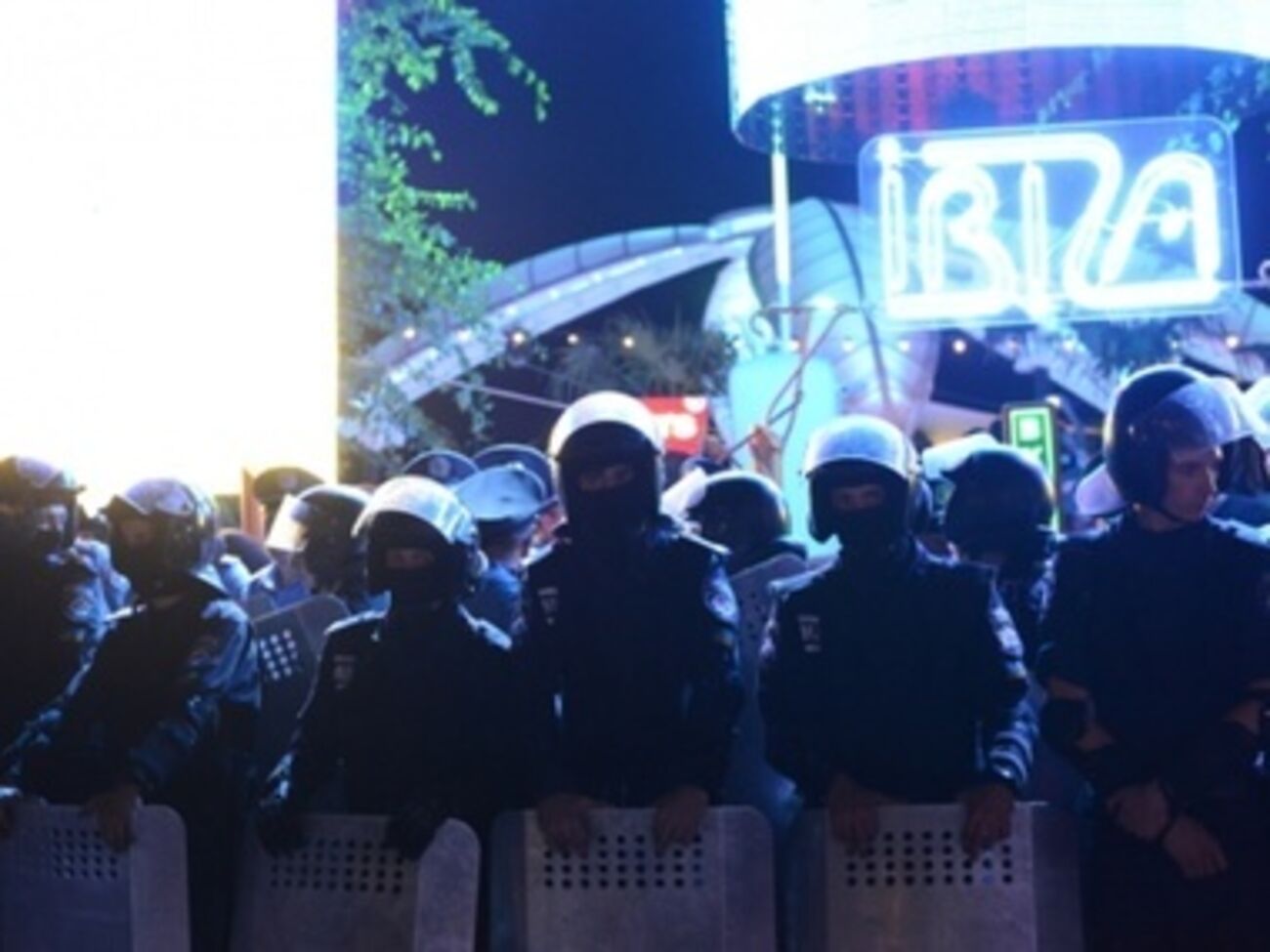 Концерты отменены по причине накаленной социальной и политической ситуации в стране