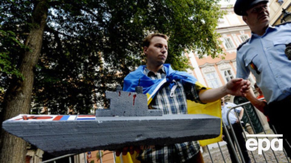 Украина призывает мировое общество продемонстрировать принципиальную позицию по вопросу продажи России военных кораблей