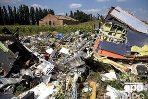 Террористы продолжают стрельбу в зоне крушения малайзийского самолета на Донбассе