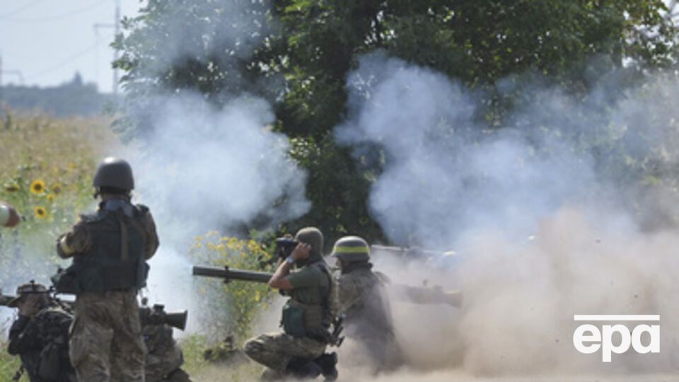 В пригороде Донецка продолжаются бои