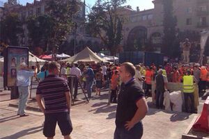 Коммунальщиков оттеснили из палаточного городка