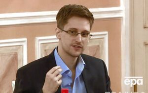 Сноуден может выезжать за границу на срок не более трех месяцев