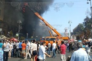Коммунальщики убрали часть палаток в центре Киева