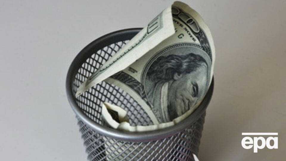 Доллар набирает позиции