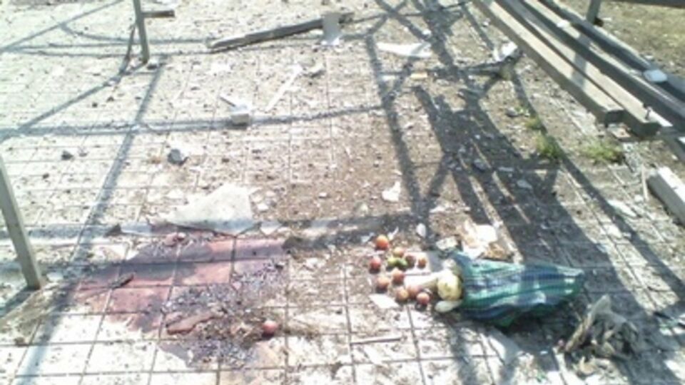 Остановка, в которую попал снаряд