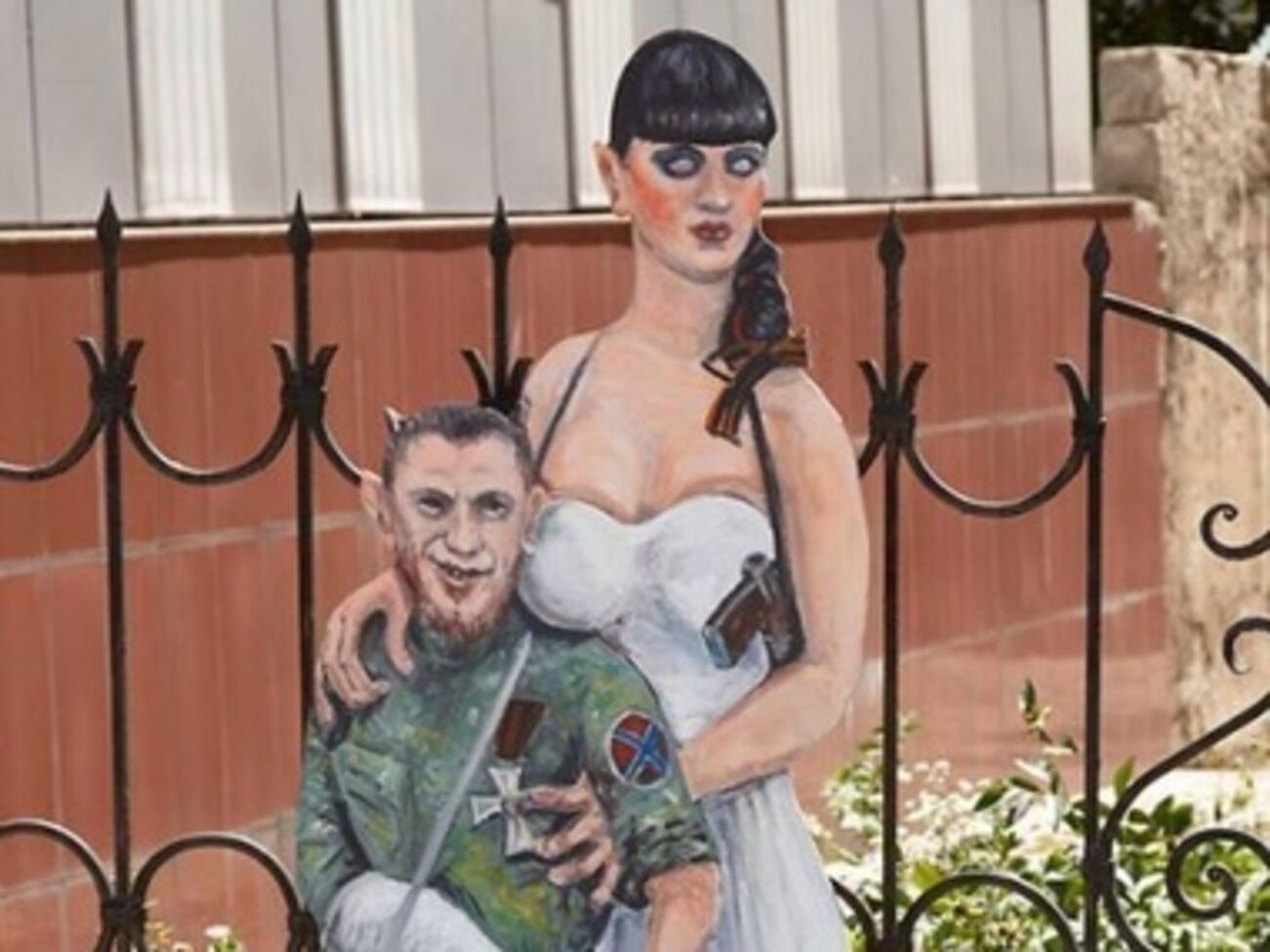Художники устроили арт-протест на улицах захваченного террористами Донецка