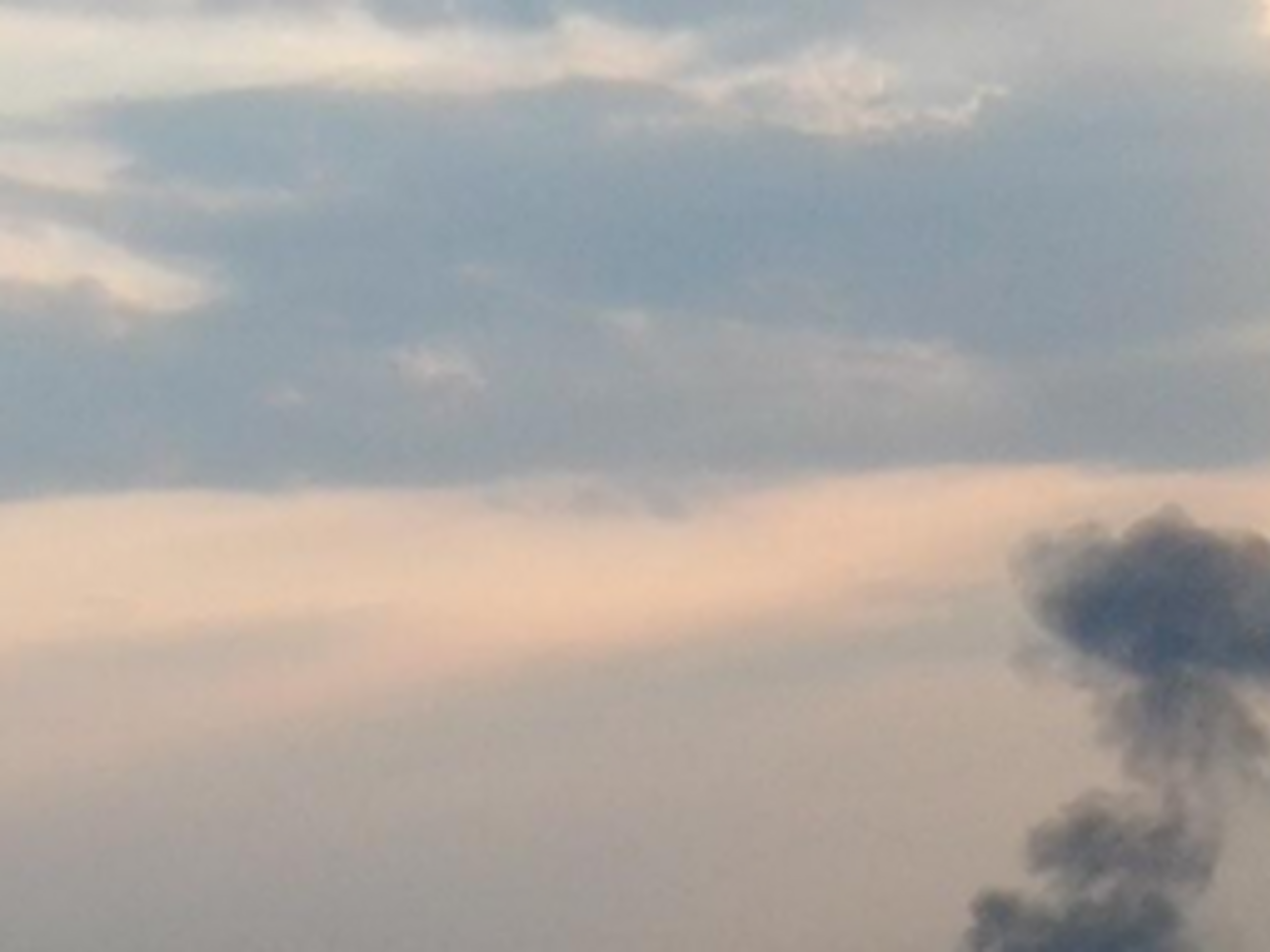 Пилот сбитого самолета успел катапультироваться