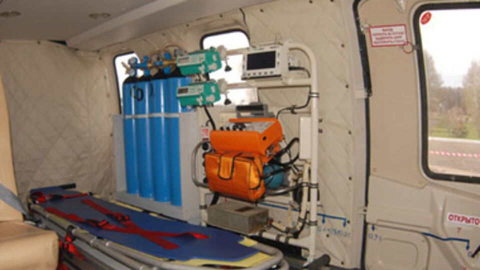 Внутри санитарного вертолета Ми-8