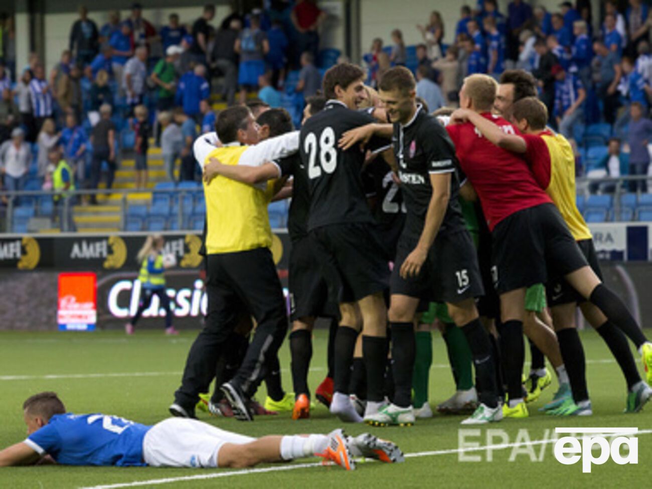 Луганчане празднуют историческую победу