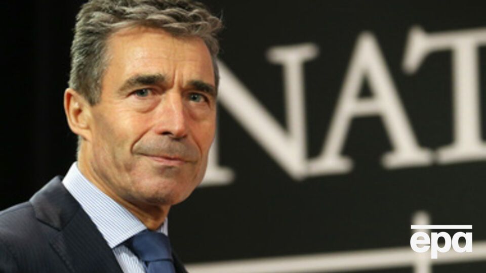 Андерс Фог Расмуссен: Россия продолжает стягивать войска к границе с Украиной