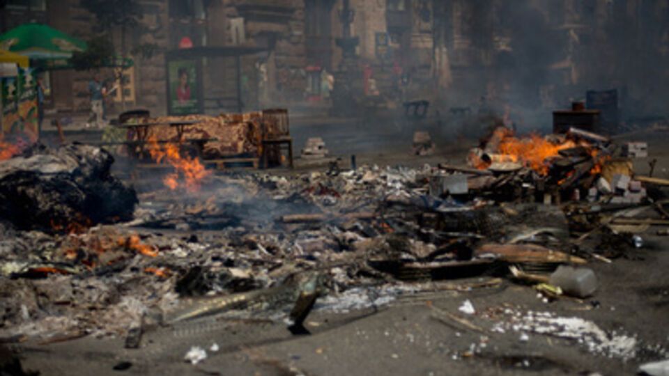 Утром 7 августа часть палаток и баррикад в Киеве была разобрана