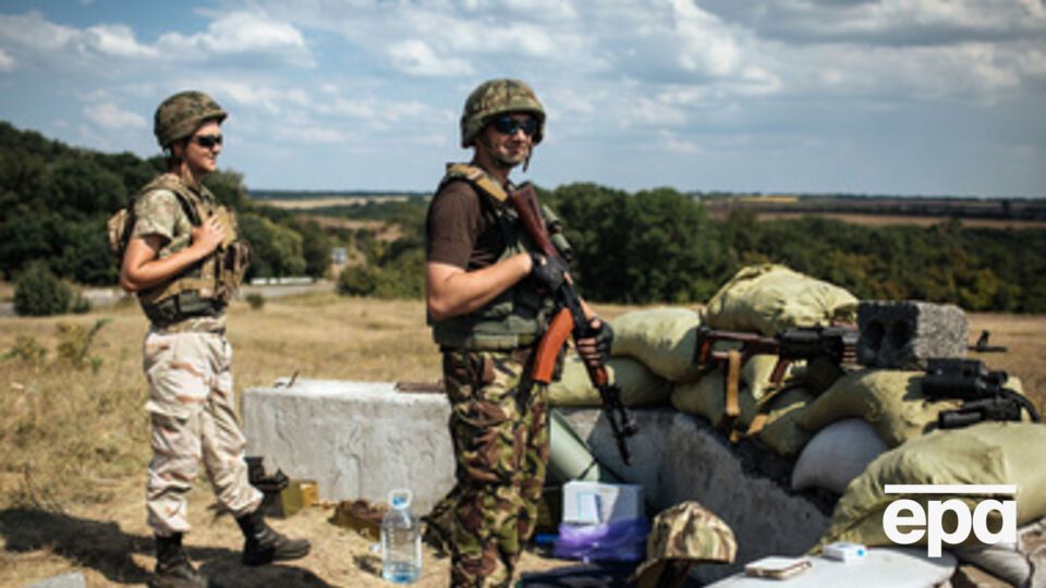 Бойцы покинули пост без оружия