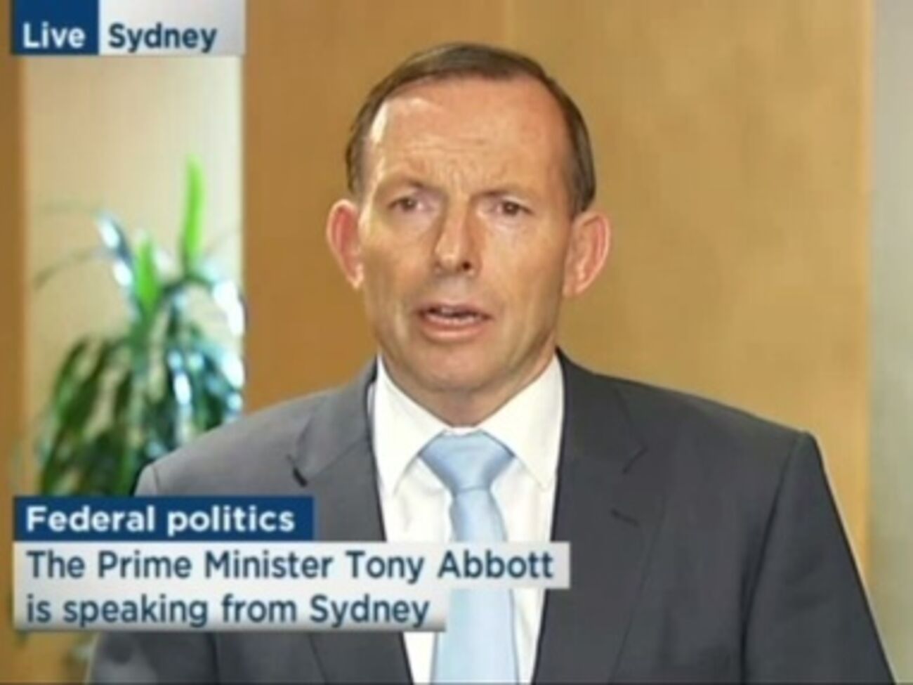 Премьер-министр Австралии Тони Эбботт пригрозил России новыми санкциями