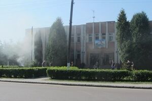 Работники военкомата происшествие не комментируют, но утверждают, что пожар произошел в хозяйственных постройках