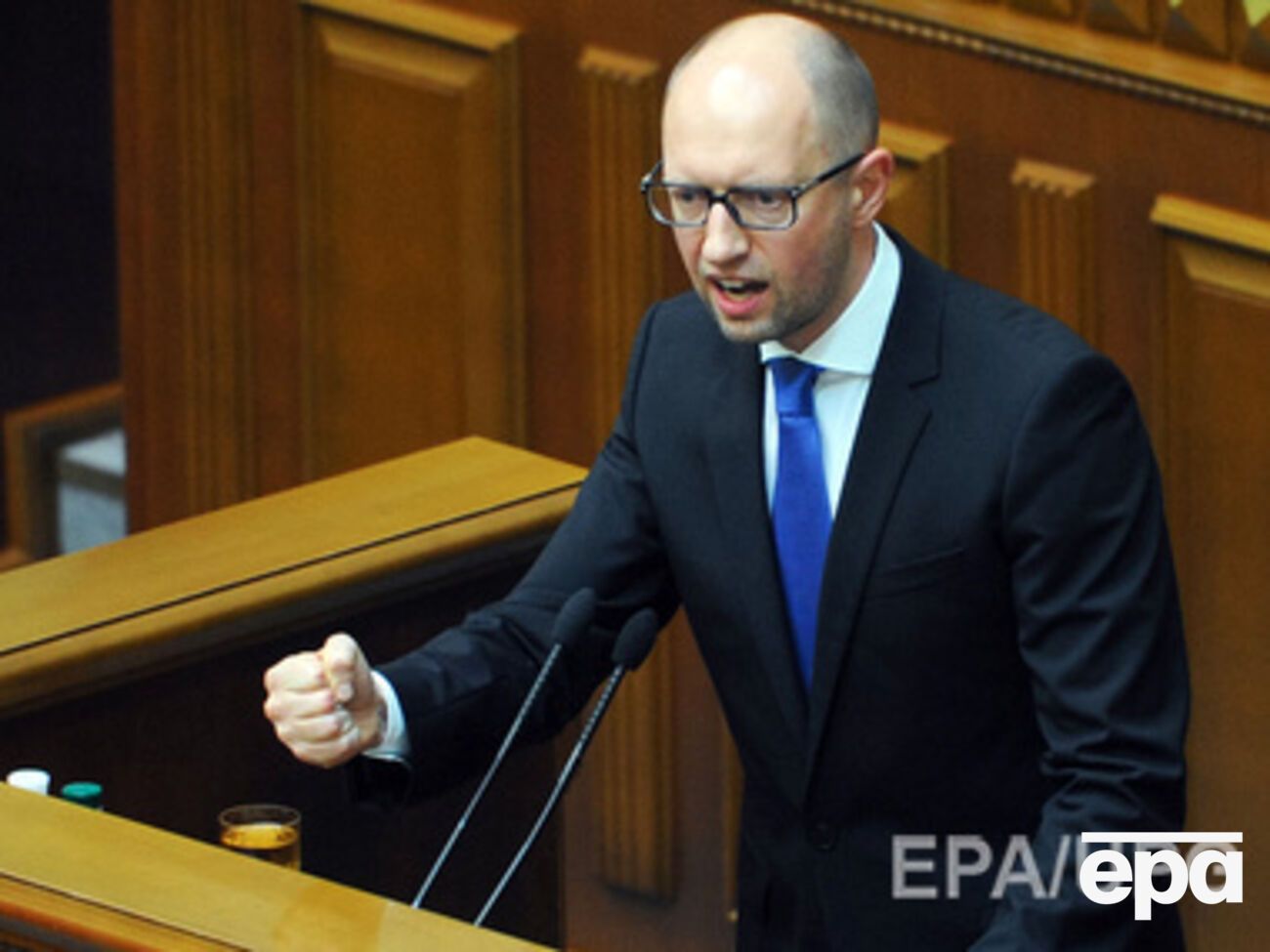Арсений Яценюк: Кабмин внес в парламент закон о санкциях