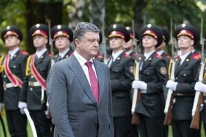 Петр Порошенко подписал указ о награждении участников боевых действий