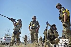Бойцы полностью экипированы и вооружены снайперским и автоматическим оружием, пулеметами и гранатометами