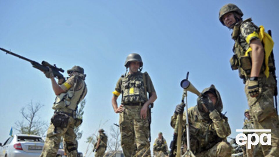 Бойцы полностью экипированы и вооружены снайперским и автоматическим оружием, пулеметами и гранатометами