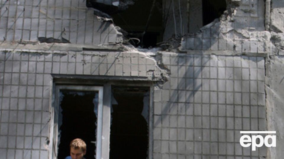 Снаряд попал в жилой дом