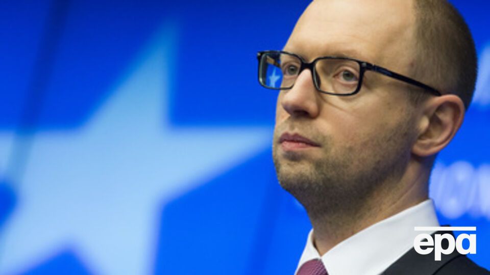 Яценюк поручил организовать социальную защиту украинских военных